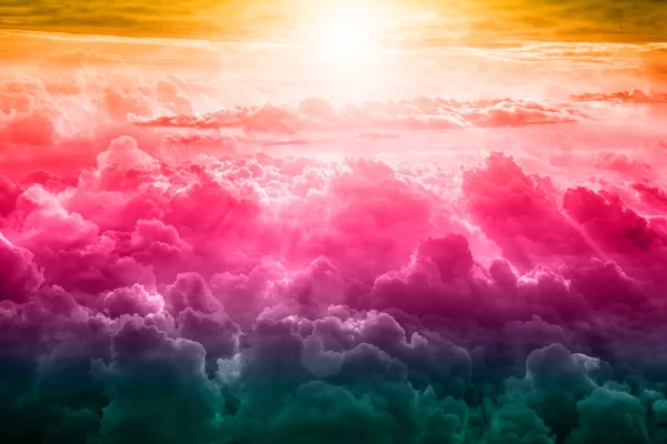 Güzel mavi gökyüzü arkaplanı 