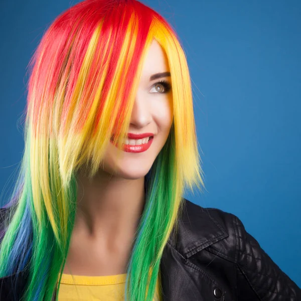 kadın giyiyor renk peruk 