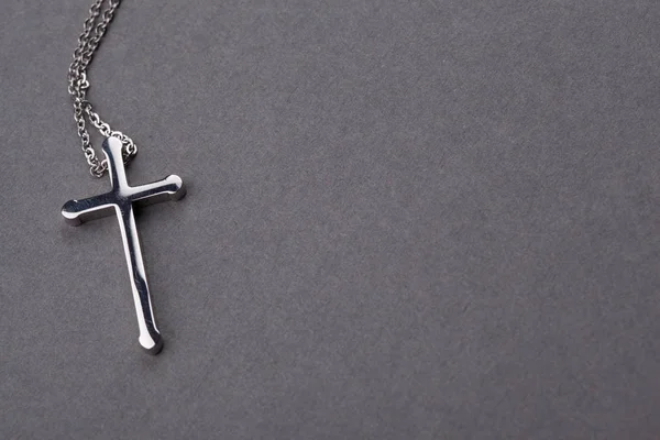 Silver Cross Gray Background Close View — Stock Photo, Image