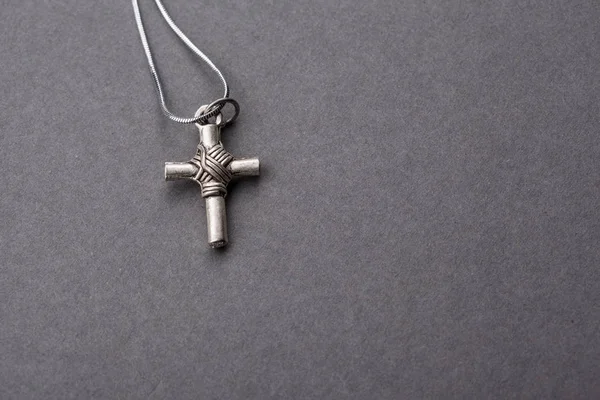 Silver Cross Gray Background Close View — Stock Photo, Image