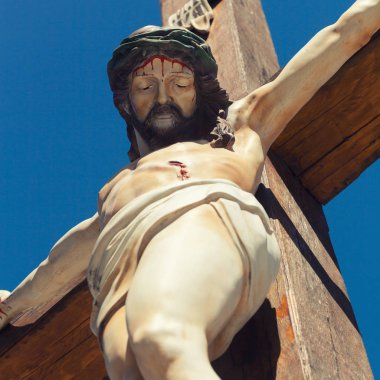 insan ruhun ölümsüzlüğü ve diriliş bir sembolü olarak İsa'nın çarmıha germe 