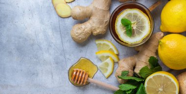 Soğuk kış günleri için bardakta zencefilli çay