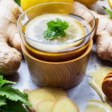 Soğuk kış günleri için bardakta zencefilli çay