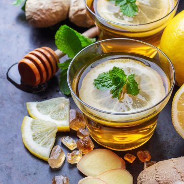 Soğuk kış günleri için bardakta zencefilli çay