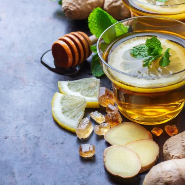 Soğuk kış günleri için bardakta zencefilli çay