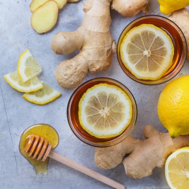 Soğuk kış günleri için bardakta zencefilli çay