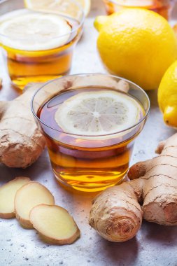 Soğuk kış günleri için bardakta zencefilli çay