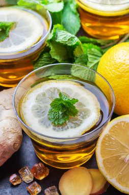 Soğuk kış günleri için bardakta zencefilli çay