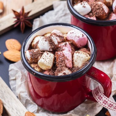 Sıcak çikolata şekerleme ve baharat Noel tablo ile