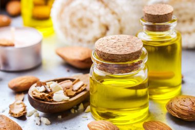 Doğal tatlı badem uçucu yağı spa ve güzellik için