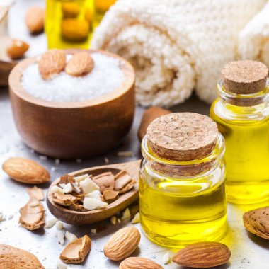 Doğal tatlı badem uçucu yağı spa ve güzellik için