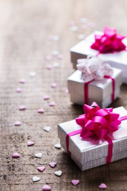 Sevgililer günü tatil aşk hediye kutuları arka plan
