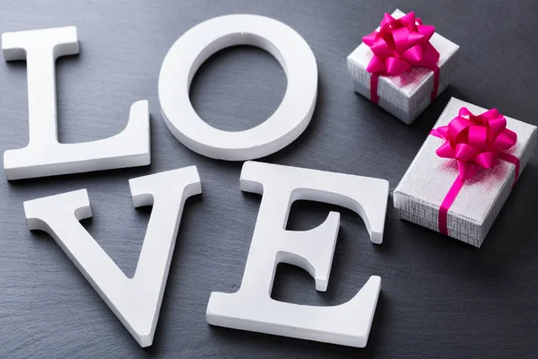 Valentine dia feriado letras texto mensagem amor presente caixa fundo — Fotografia de Stock