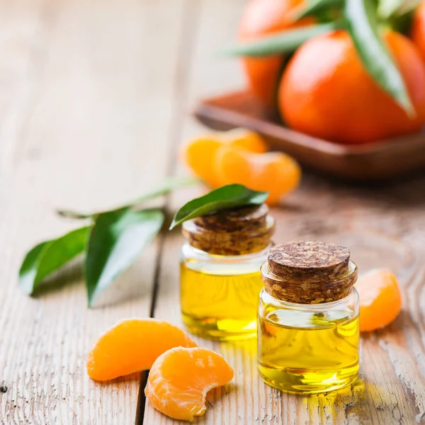 Orgánica mandarina esencial, mandarina, aceite de clementina — Foto de Stock