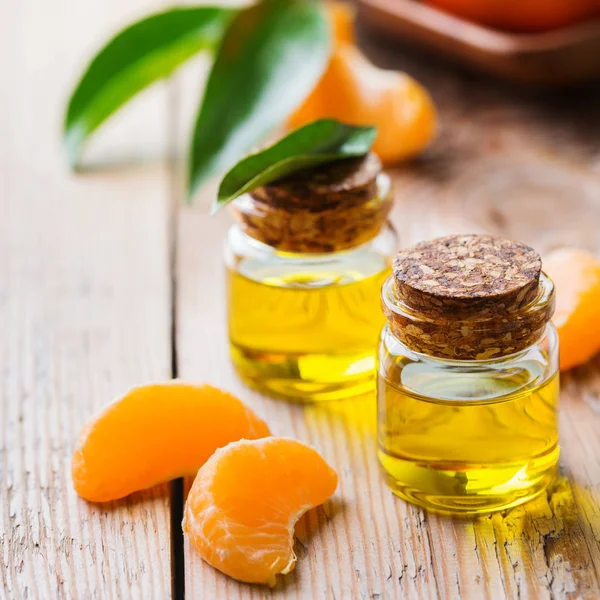 Orgánica mandarina esencial, mandarina, aceite de clementina — Foto de Stock