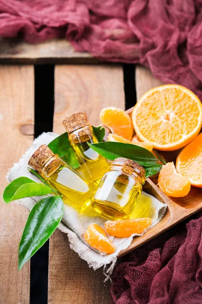 Tangerina essencial orgânica, mandarina, óleo de clementina — Fotografia de Stock