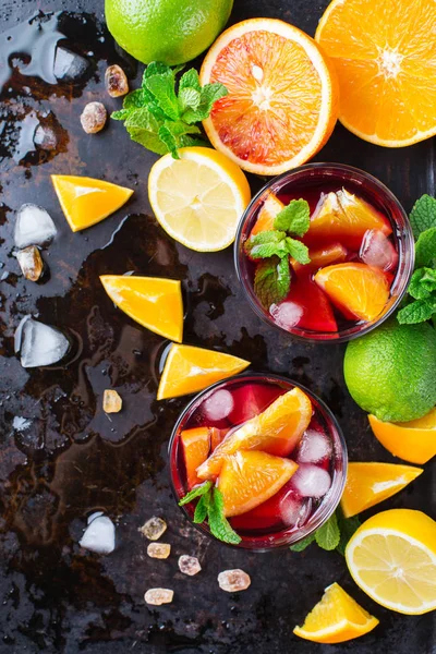 Spanish sangria cocktail and ingredients — Stock Photo, Image