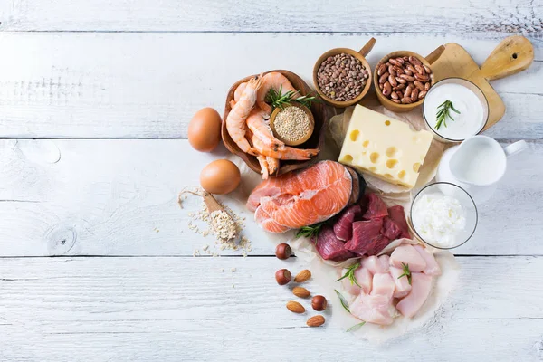 Assortiment van gezonde eiwitbron en voedsel voor powertraining — Stockfoto