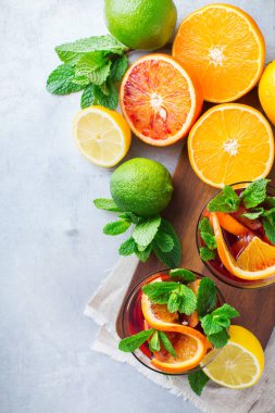 Narenciye meyve yaz taze limonata suyu Detoks içki kokteyl infüzyon,