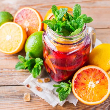 Narenciye meyve yaz taze limonata suyu Detoks içki kokteyl infüzyon,