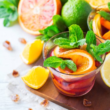 Narenciye meyve yaz taze limonata suyu Detoks içki kokteyl infüzyon,