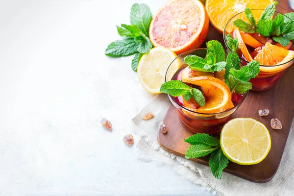 Narenciye meyve yaz taze limonata suyu Detoks içki kokteyl infüzyon,