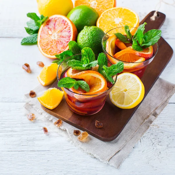 Narenciye meyve yaz taze limonata suyu Detoks içki kokteyl infüzyon,