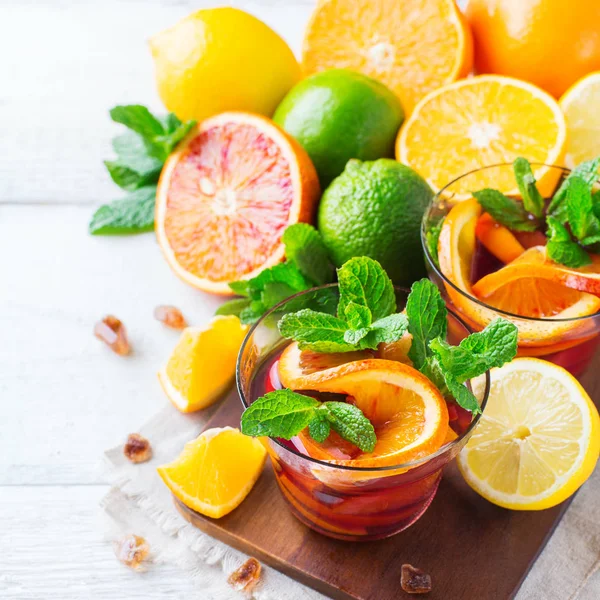 Narenciye meyve yaz taze limonata suyu Detoks içki kokteyl infüzyon,