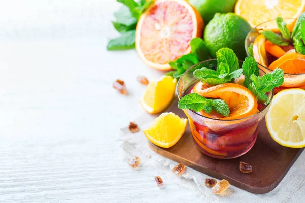 Narenciye meyve yaz taze limonata suyu Detoks içki kokteyl infüzyon,