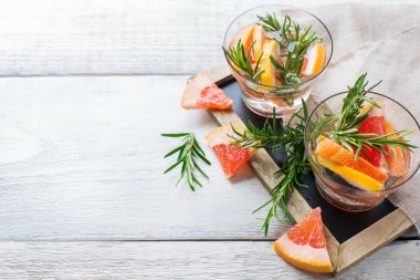 Greyfurt biberiye taze su Detoks içki kokteyl limonata infüzyon