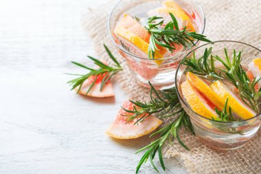 Greyfurt biberiye taze su Detoks içki kokteyl limonata infüzyon