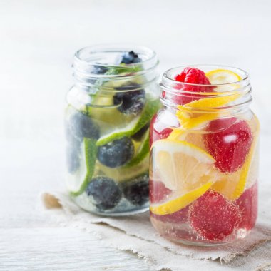 Limon kireç meyveleri taze infüzyon su Detoks içki kokteyl limonata