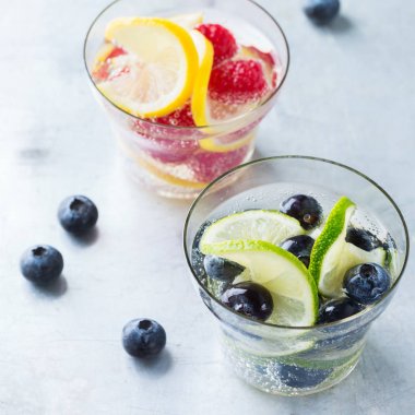 Limon kireç meyveleri taze infüzyon su Detoks içki kokteyl limonata