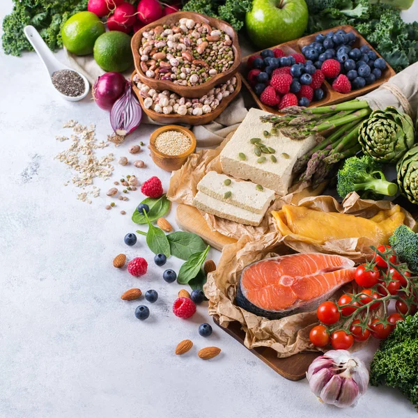 Surtido de selección de alimentos saludables y equilibrados para el corazón, dieta — Foto de Stock