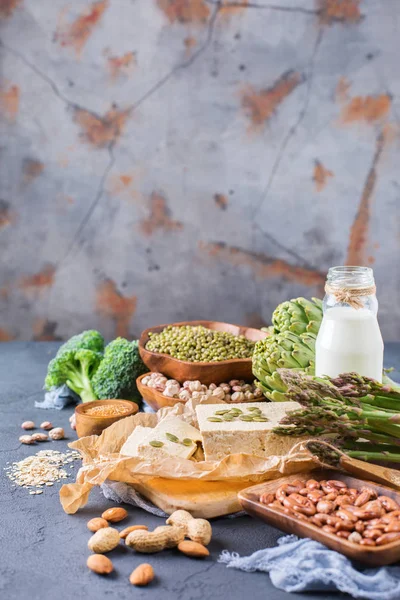 Asortyment zdrowe wegańskie źródła białka i budowy jedzenie ciała — Zdjęcie stockowe