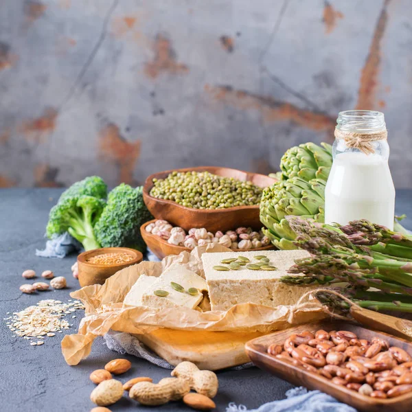 Assortiment de la source de protéines végétaliennes saines et la musculation des aliments — Photo