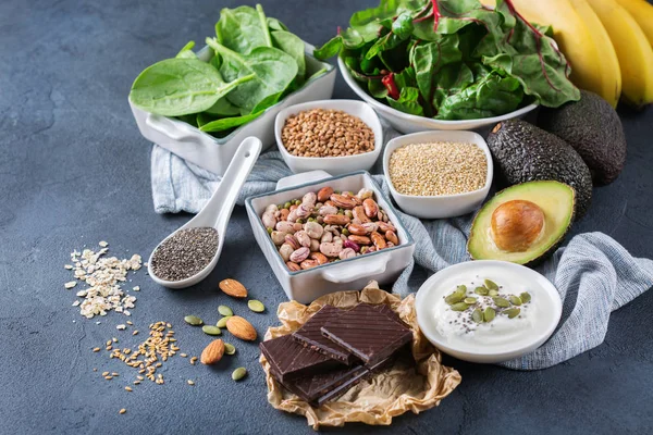 Sortiment av hälsosamma hög magnesium källor mat — Stockfoto