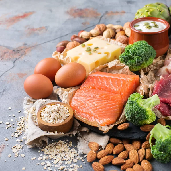 Sortimento de fonte de proteína saudável e alimentos musculação — Fotografia de Stock