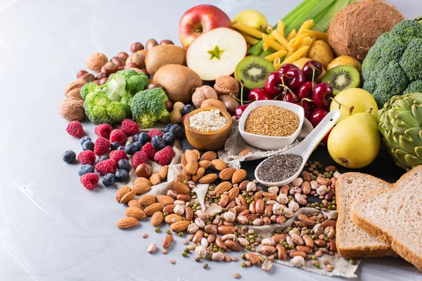 Udvælgelse af sunde rige fiberkilder vegansk mad til madlavning - Stock-foto