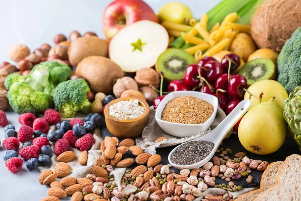 Udvælgelse af sunde rige fiberkilder vegansk mad til madlavning - Stock-foto