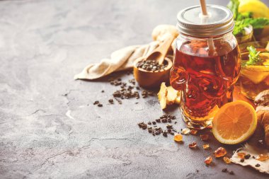 Zencefil limon nane çayına kafatası kavanoz Cadılar Bayramı için