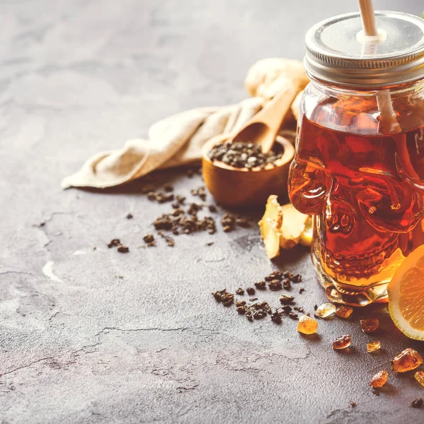 Zencefil limon nane çayına kafatası kavanoz Cadılar Bayramı için