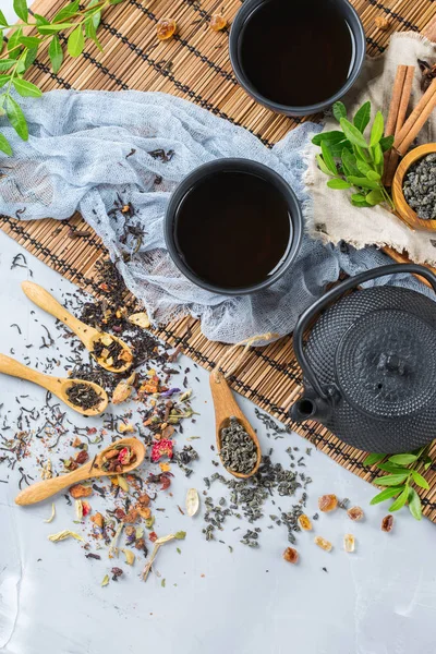Výběr z japonské čínské bylinné masala čaj konvice — Stock fotografie