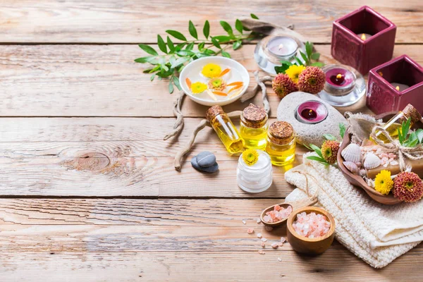 Outono queda spa bem-estar definição conceito, fundo de madeira — Fotografia de Stock