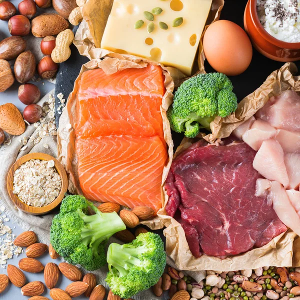 Surtido de fuente saludable de proteínas y alimentos para el culturismo —  Fotos de Stock