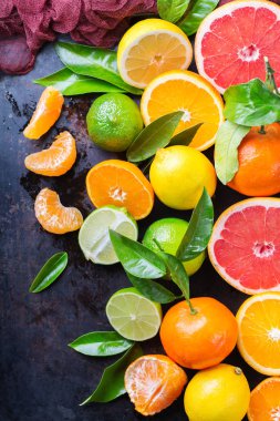 Narenciye arka plan. Portakal, greyfurt, mandalina, limon, limon vitamini