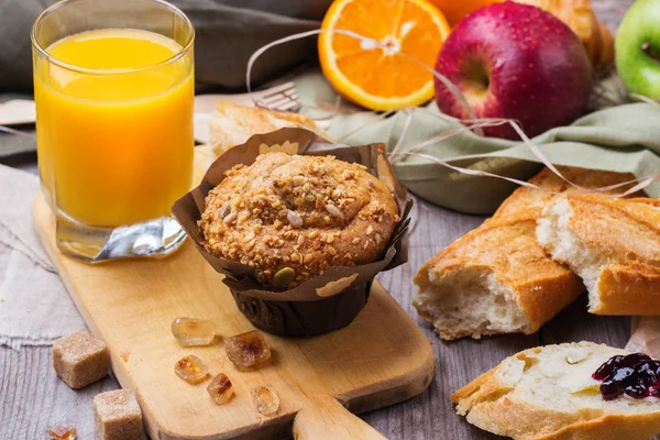 Kahvaltı için sağlıklı kek pasta