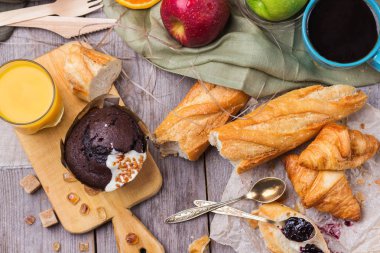 Çikolata muffin kek Fransız baget kahvaltı için