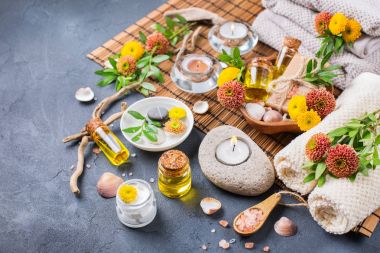 Sonbahar sonbahar spa sağlık ayarı kavramı, siyah arka plan