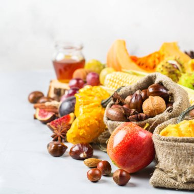 Sonbahar sonbahar hasat arka plan Kabak elma kestane Mısır ile